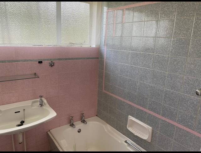 3 BEDROOM HOUSE TO LET IN CLARENDON
